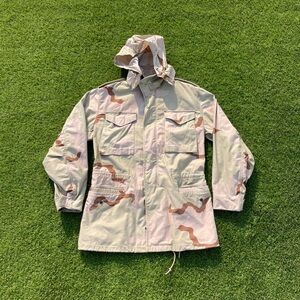 Authentic US Military Desert Camo Jacket / Coat Mens Size Small Long